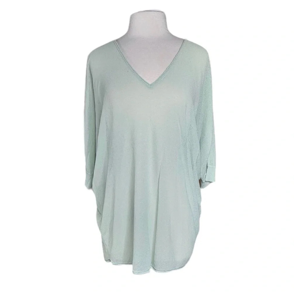 Eileen Fisher Linen Blend. Vneck Batwing Sheer Lightweight Shirt. Size Medium - Picture 12 of 15